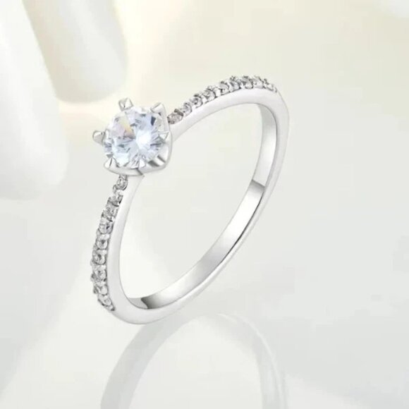 925 Sterling Silver Princess Cut CZ Ring for Women – Elegant Wedding Band - Picture 4 of 6